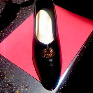 Dress shoes. Perfect for tall woman. 11 N. Barely been used. Not broken in yet.